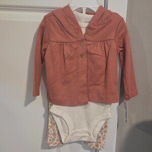 3 Piece Baby Girl Onsie Set, size 6 month